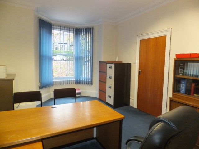 First floor office to let in Buxton